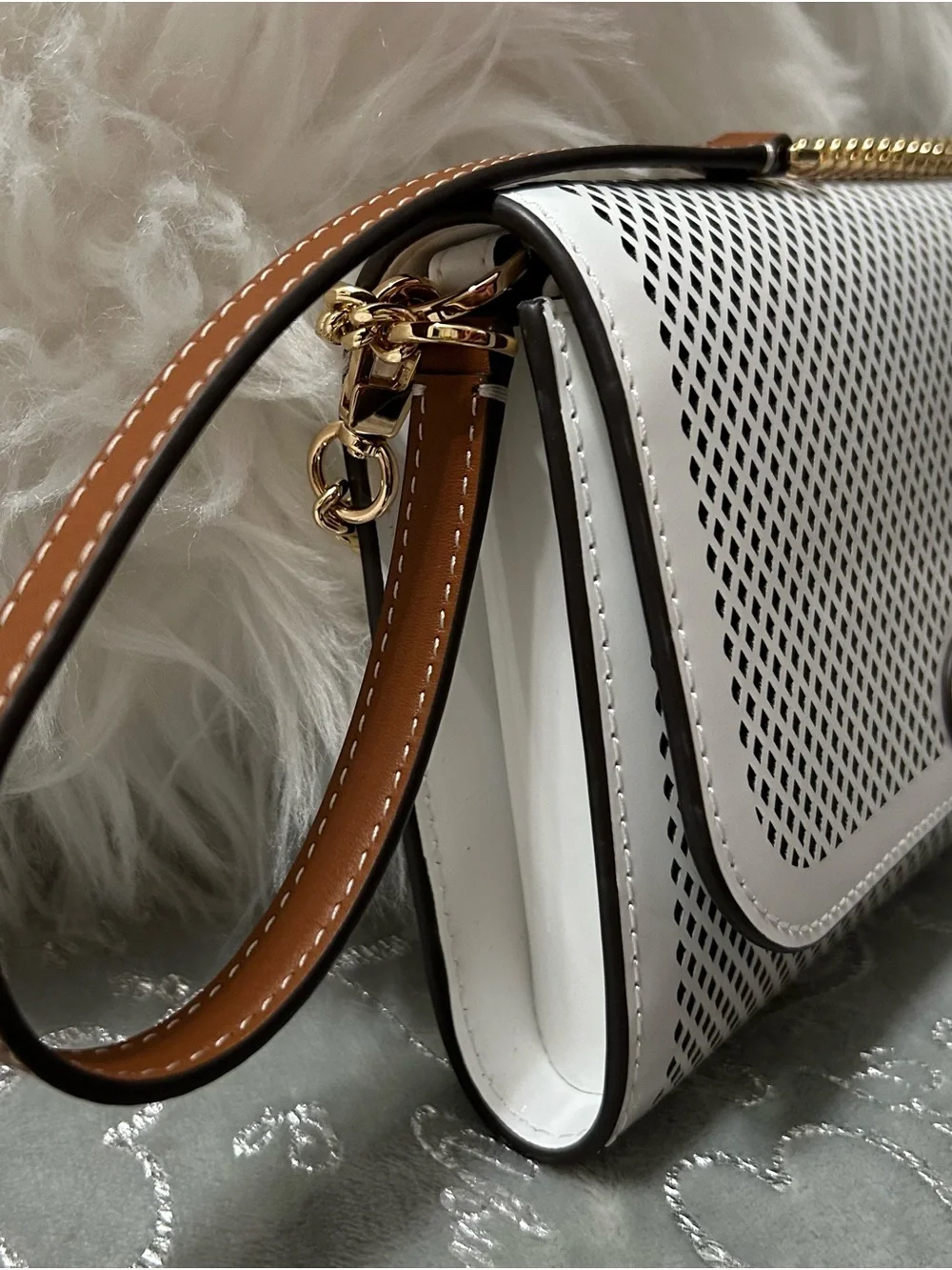 NWT Tory Burch White Fleming Diamond Perforated Convertible Leather Crossbody